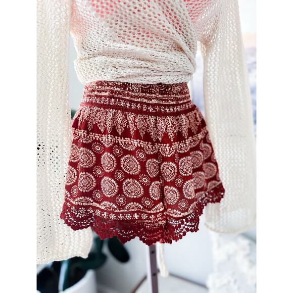 New Flowy boho relaxed gauzy crochet trimmed terracotta festival shorts M - Picture 2 of 4